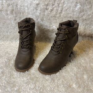 Nautica Dark Brown Lace-Up Wedged Ankle Boots